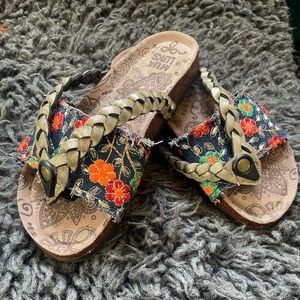Muk Luk Elaine Boho Sandals Size 4 Women’s